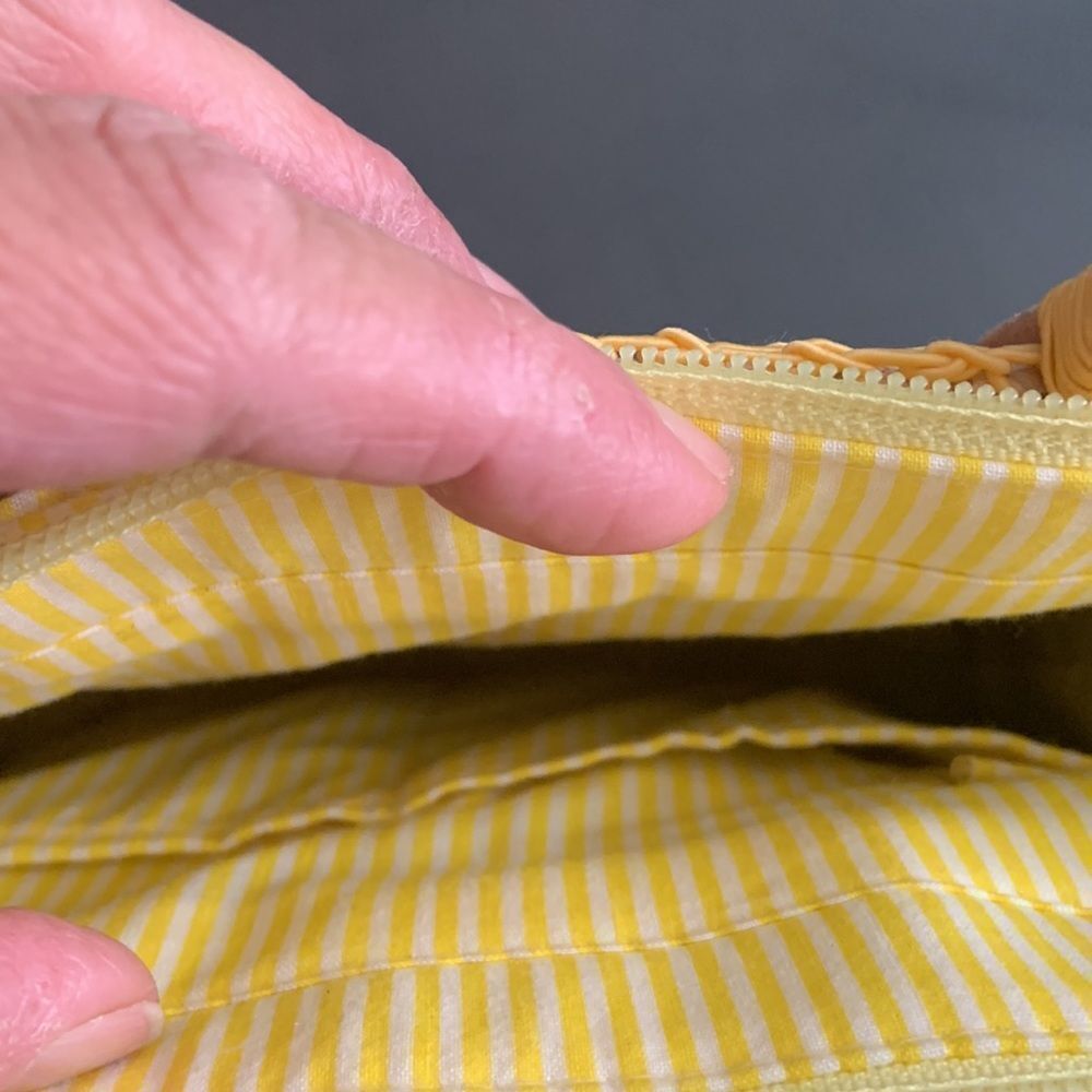 1990’s handwoven corn husk mini tote bag with a dragonfly appliqué and a yellow - Picture 7 of 16
